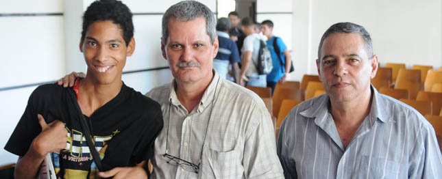 Niño enfermo apoyando la sanidad cubana ‘Mi mente y mi corazón están al servicio de la revolución’